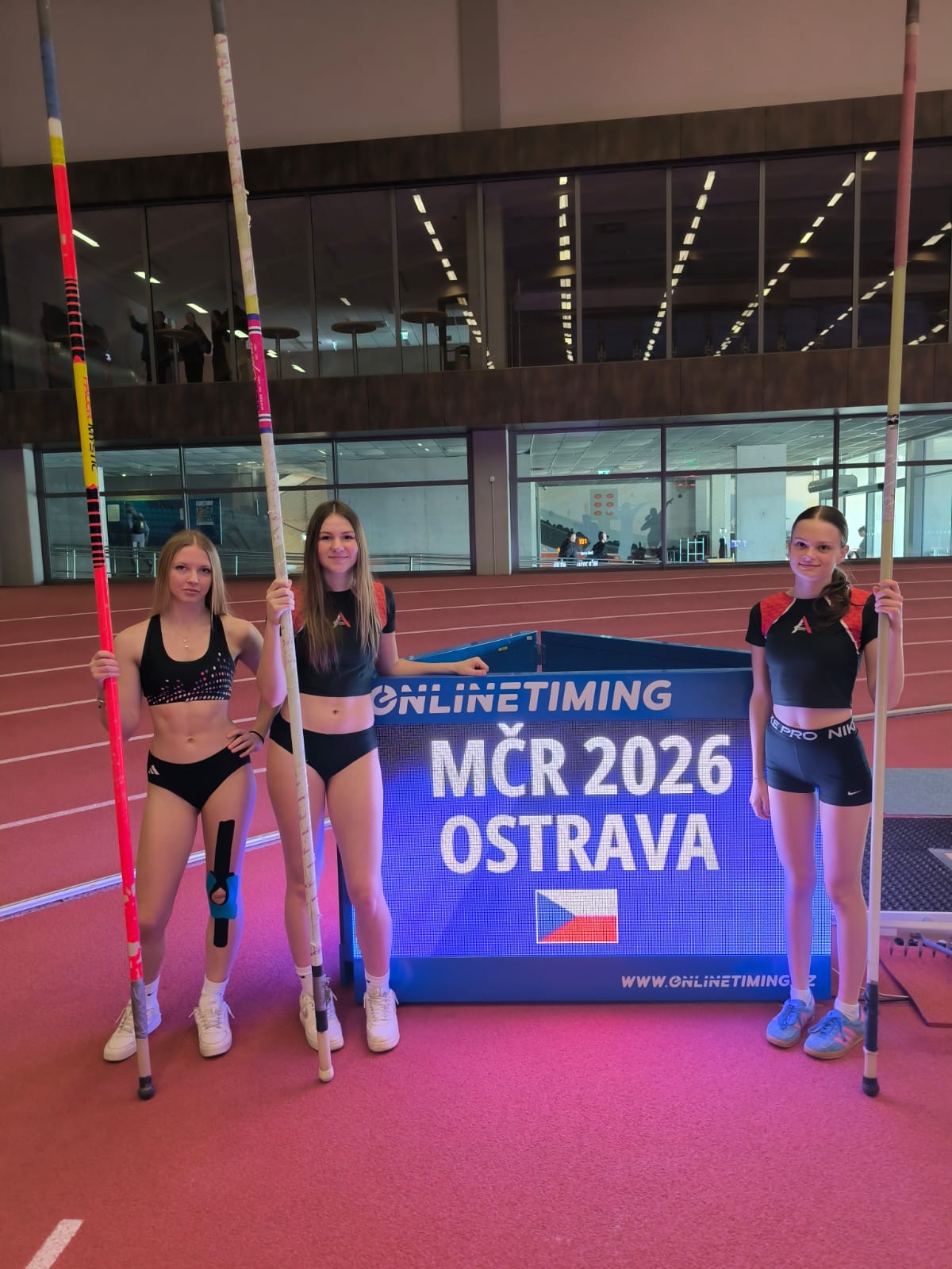 Republikový šampionát žáků přivítal i atlety z Tábora